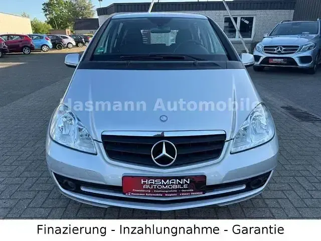 Gebraucht Mercedes A160 95 PS (69 kW) 2012 Silber Limousine