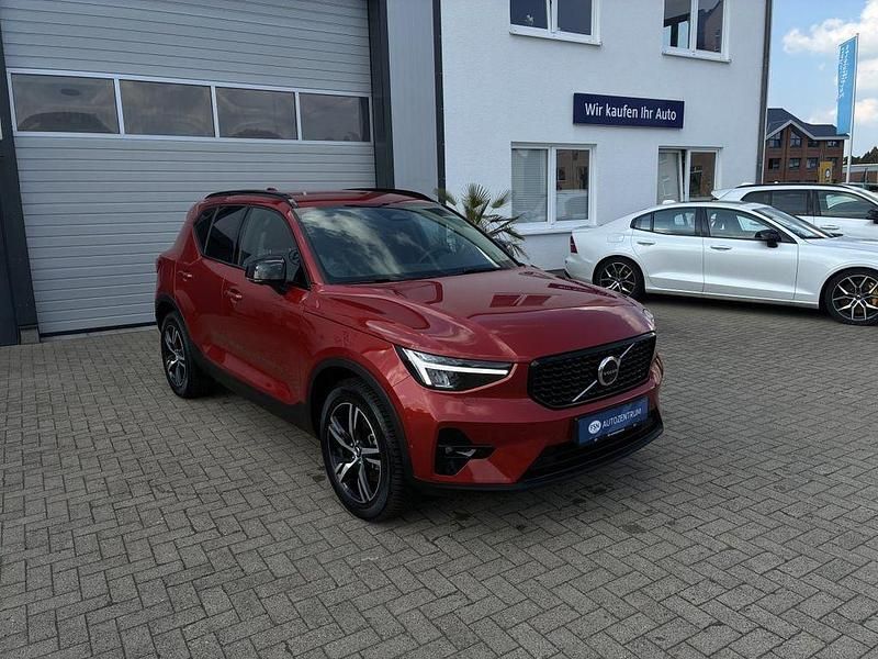 Gebraucht Volvo XC40 Plus 197 PS (144 kW) 2024 Rot SUV