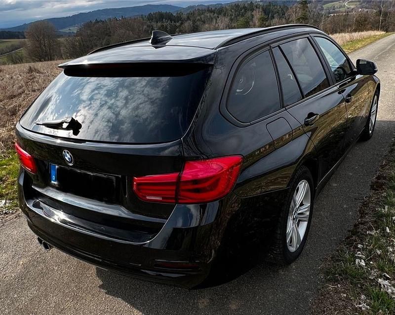 Gebraucht BMW 320 Advantage 190 PS (139 kW) 2019 Schwarz Kombi