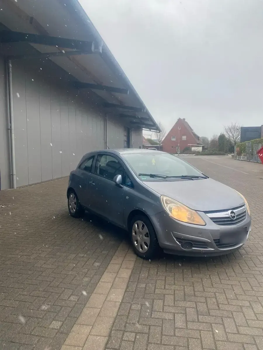 Gebraucht Opel Corsa 75 PS (55 kW) 2009 Silber Kleinwagen