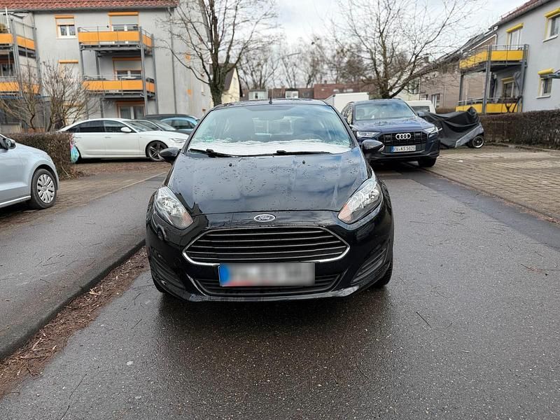 Gebraucht Ford Fiesta 80 PS (58 kW) 2014 Schwarz Kleinwagen