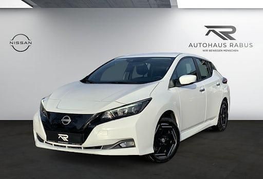 Gebraucht Nissan Leaf Acenta 110 kW (150 PS) 2022 Weiß Kleinwagen
