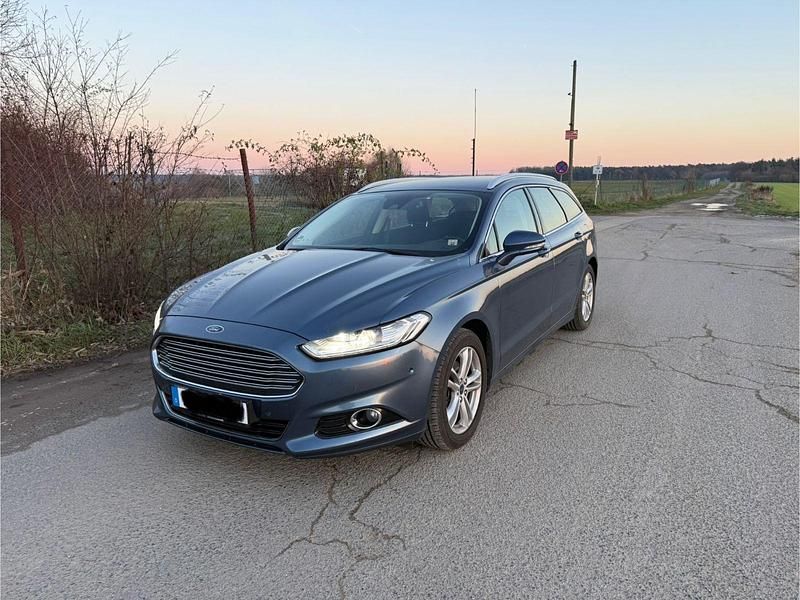 Gebraucht Ford Mondeo Titanium 150 PS (110 kW) 2018 Blau Kombi