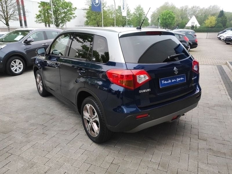Gebraucht Suzuki Vitara 120 PS (88 kW) 2017 Blau (blaumet.) SUV