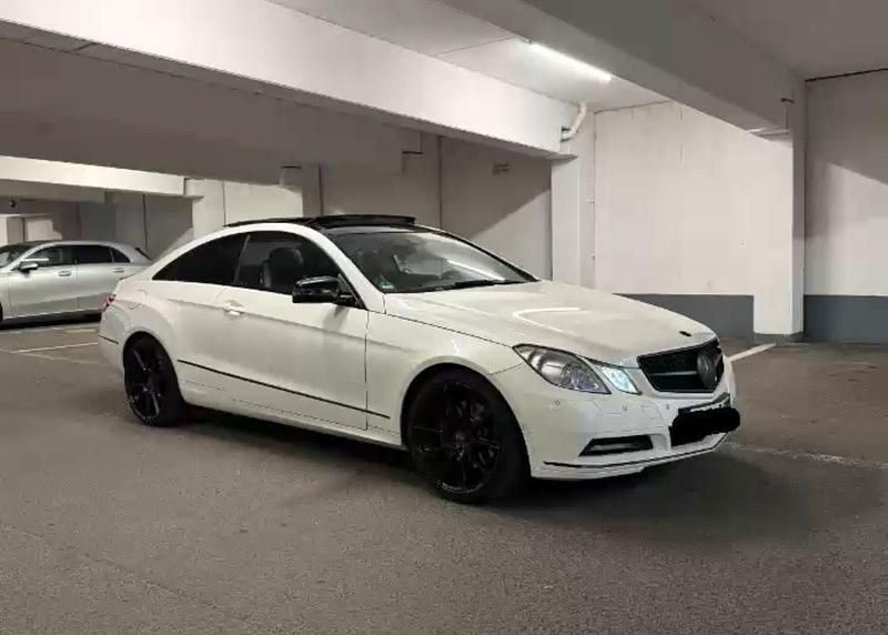 Gebraucht Mercedes E350 265 PS (194 kW) 2012 Weiß Coupé