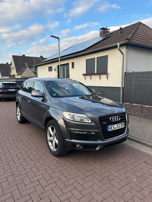 Grau Gebraucht 2008 Audi Q7 S-Line SUV | 11.500 € (Superpreis) - Bild 1/4