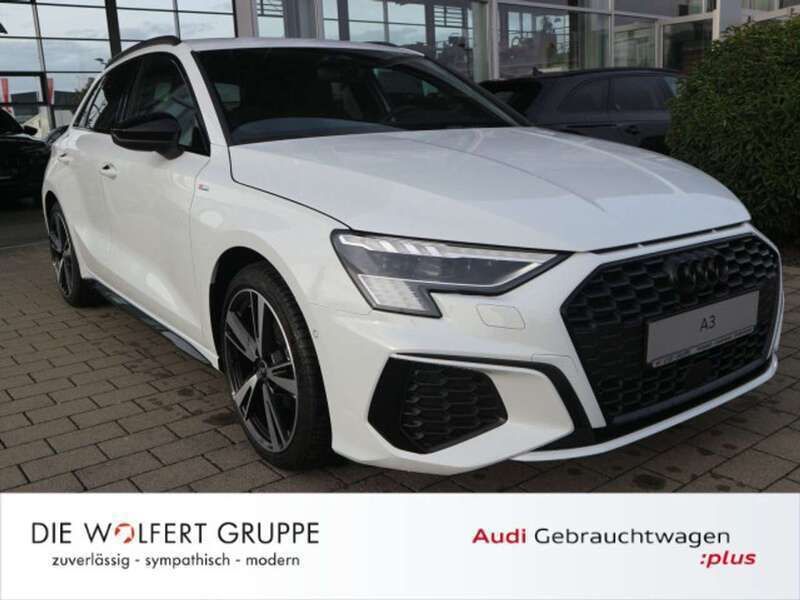 Gletscherweiß metallic Gebraucht 2023 Audi A3 S-Line Limousine | 40.759 € - Bild 1/4