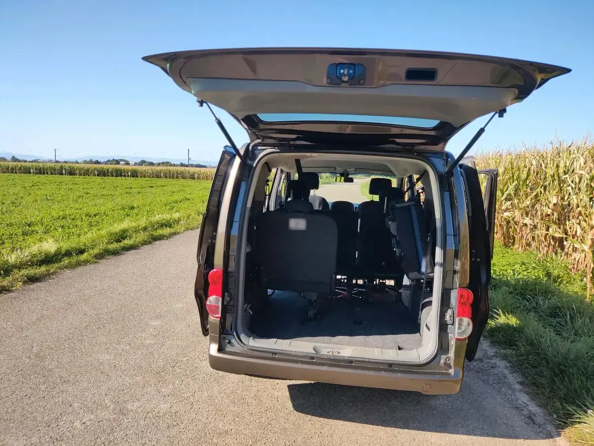 Gebraucht Nissan Evalia 110 PS (80 kW) 2014 Braun Van / Kleinbus