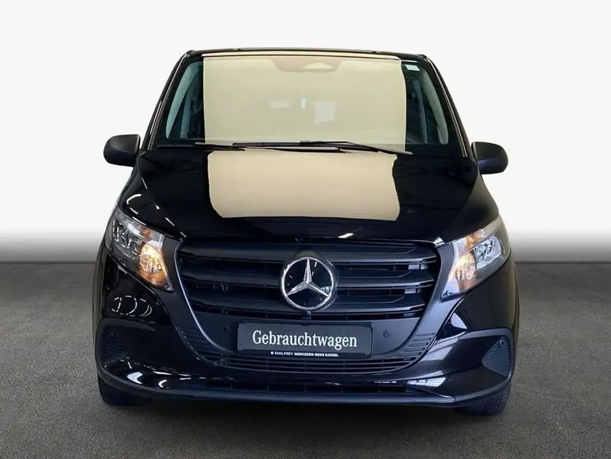 Gebraucht Mercedes Vito Marco Polo 163 PS (119 kW) 2024 Schwarz Van