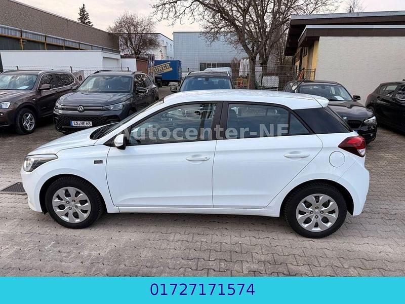 Gebraucht Hyundai i20 GO! 75 PS (55 kW) 2018 Weiß Limousine