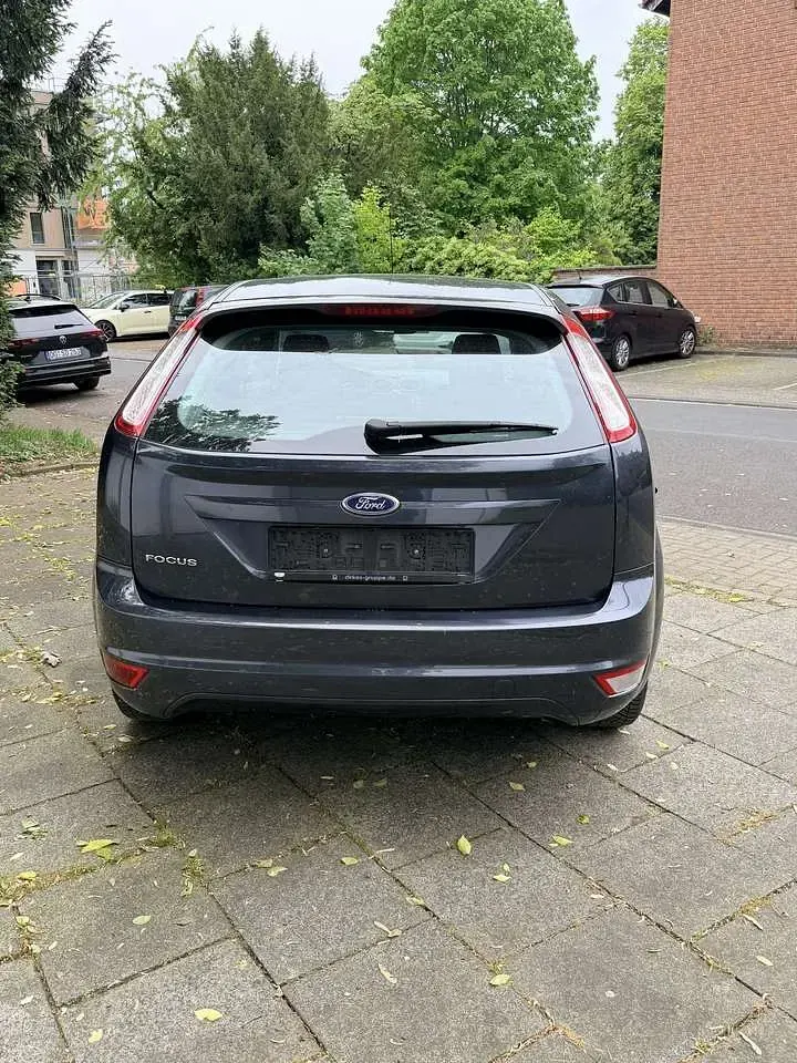 Gebraucht Ford Focus Ambiente 101 PS (74 kW) 2009 Blau Limousine