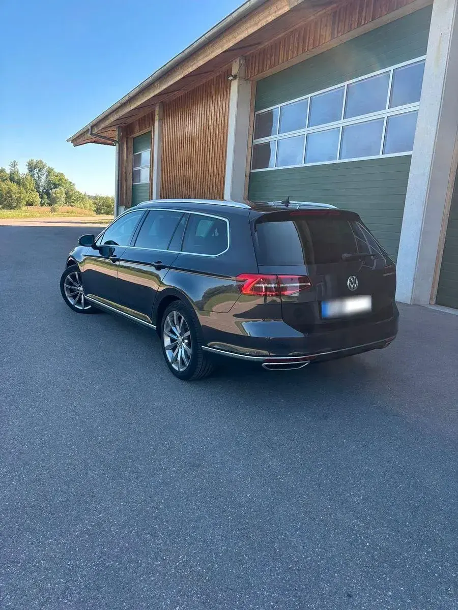 Gebraucht VW Passat 190 PS (139 kW) 2019 Grau Kombi