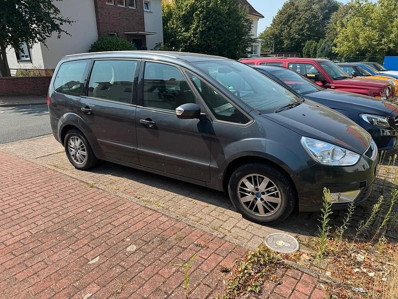Grau Gebraucht 2006 Ford Galaxy Van / Kleinbus | 3.800 € (Fairer Preis) - Bild 1/3