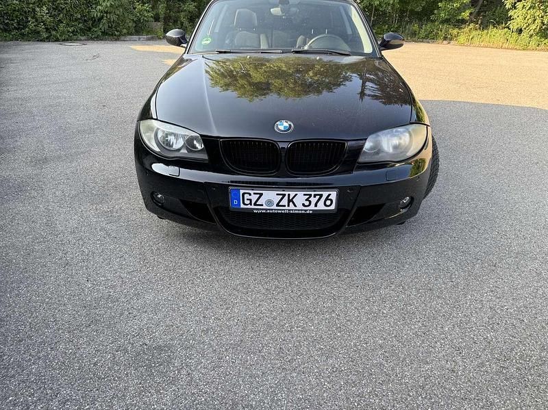 Schwarz Gebraucht 2009 BMW 118 Performance Kleinwagen | 3.800 € (Guter Preis) - Bild 1/4