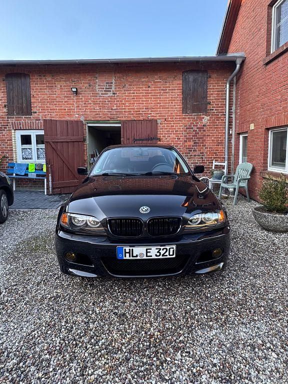 Schwarz Gebraucht 2005 BMW 320 Limousine | 5.850 € (Teuer) - Bild 1/4