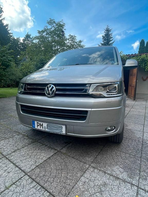 Silber Gebraucht 2011 VW Caravelle Van / Kleinbus | 17.500 € (Etwas zu teuer) - Bild 1/4