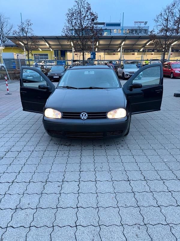 Schwarz Gebraucht 2000 VW Golf IV Kombi | 2.300 € (Fairer Preis) - Bild 1/4