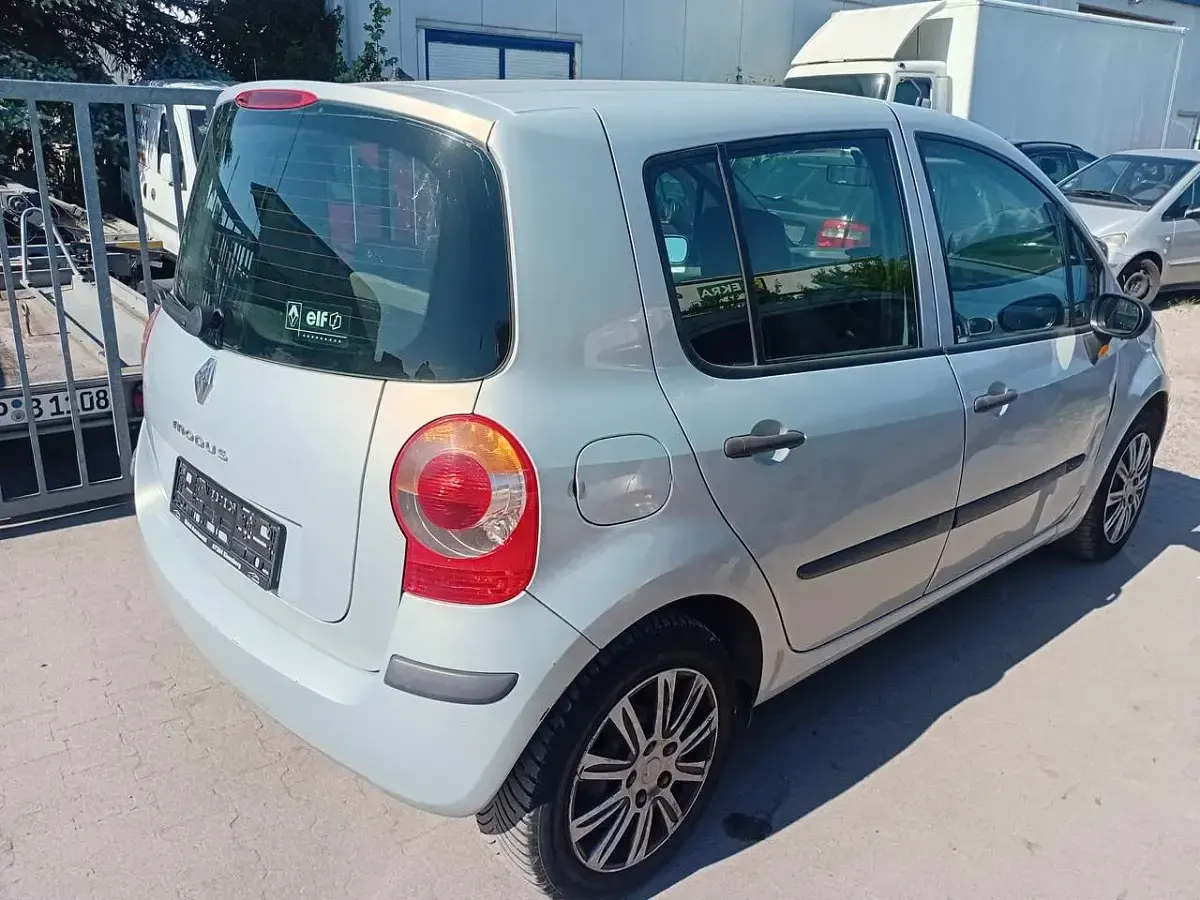 Gebraucht Renault Modus 88 PS (64 kW) 2005 Silber Van / Kleinbus