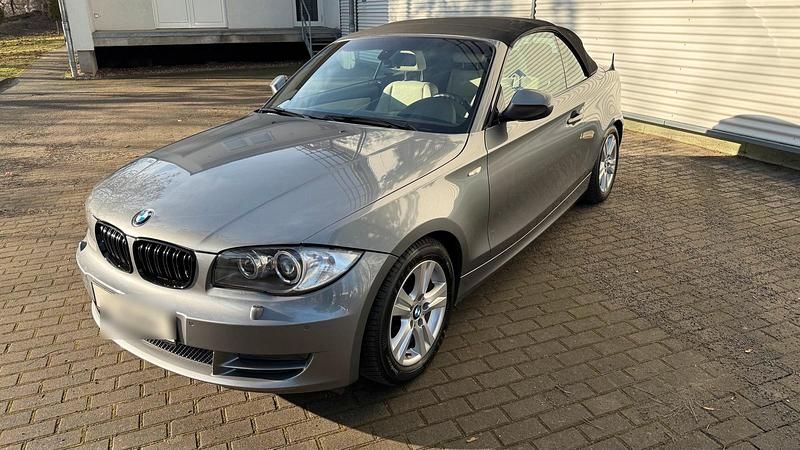 Grau Gebraucht 2010 BMW 118 Cabriolet Cabrio | 9.700 € (Fairer Preis) - Bild 1/4