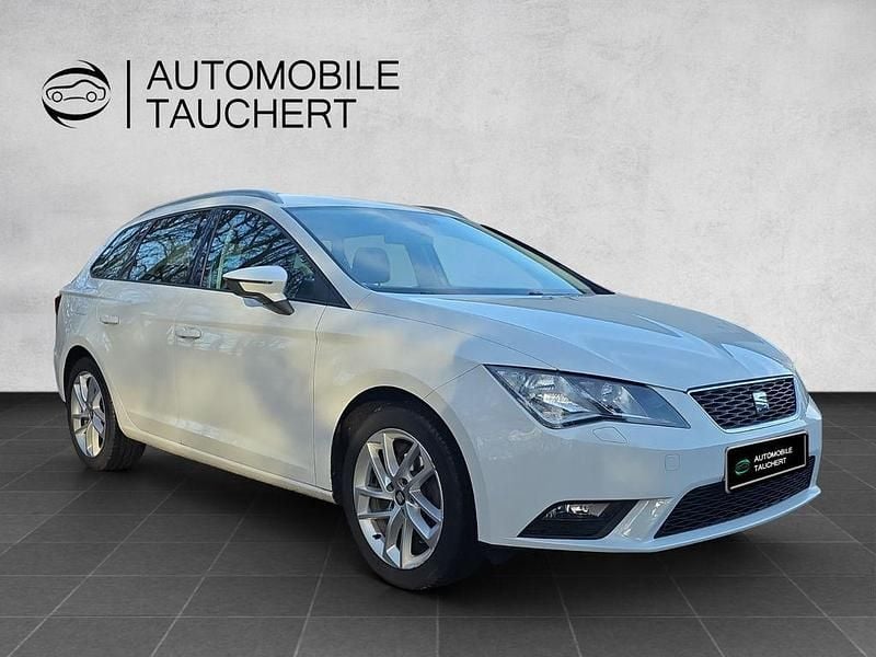 Weiß Gebraucht 2016 Seat Leon ST Style Kombi | 11.990 € (Fairer Preis) - Bild 1/4