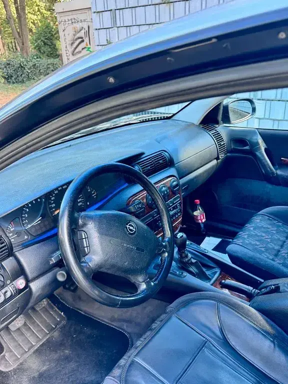 Gebraucht Opel Omega 136 PS (100 kW) 1998 Silber Limousine