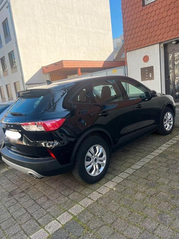 Gebraucht Ford Kuga 150 PS (110 kW) 2022 Schwarz SUV