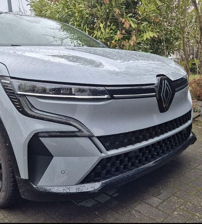 Gebraucht Renault Megane E-Tech Iconic 160 kW (218 PS) 2023 Grau Limousine