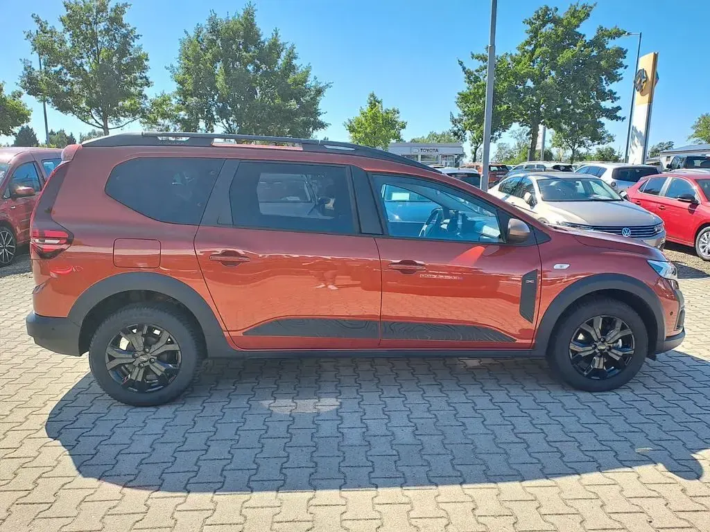 Gebraucht Dacia Jogger Extreme 110 PS (80 kW) 2025 Braun Van / Kleinbus