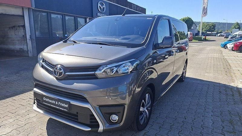 Grau Gebraucht 2019 Toyota Proace Team Van | 27.490 € (Fairer Preis) - Bild 1/4