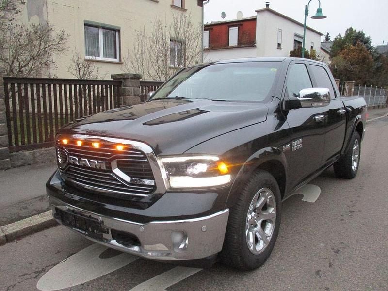 Schwarz Gebraucht 2016 Dodge Ram Abholung | 28.888 € (Guter Preis) - Bild 1/4