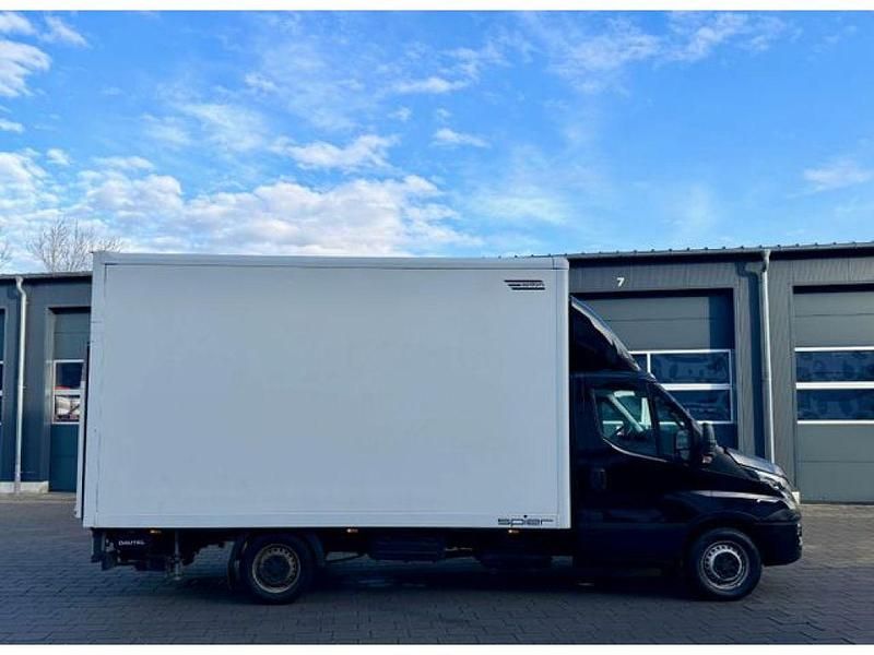 Gebraucht Iveco Daily 204 PS (150 kW) 2018 Black ral 9005 Van