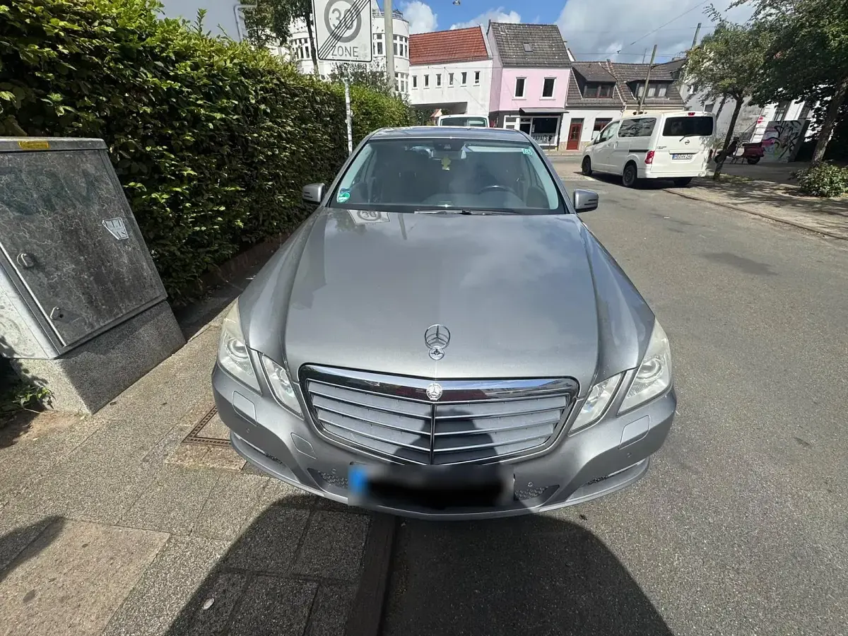 Usata Mercedes E250 205 CV (150 kW) 2009 Grigio Berlina