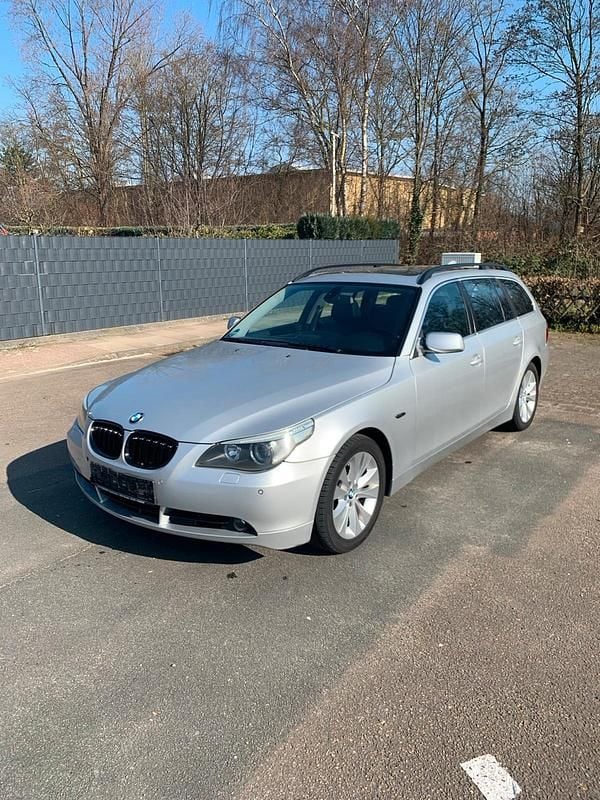 Gebraucht BMW 525 200 PS (147 kW) 2005 Silber Kombi