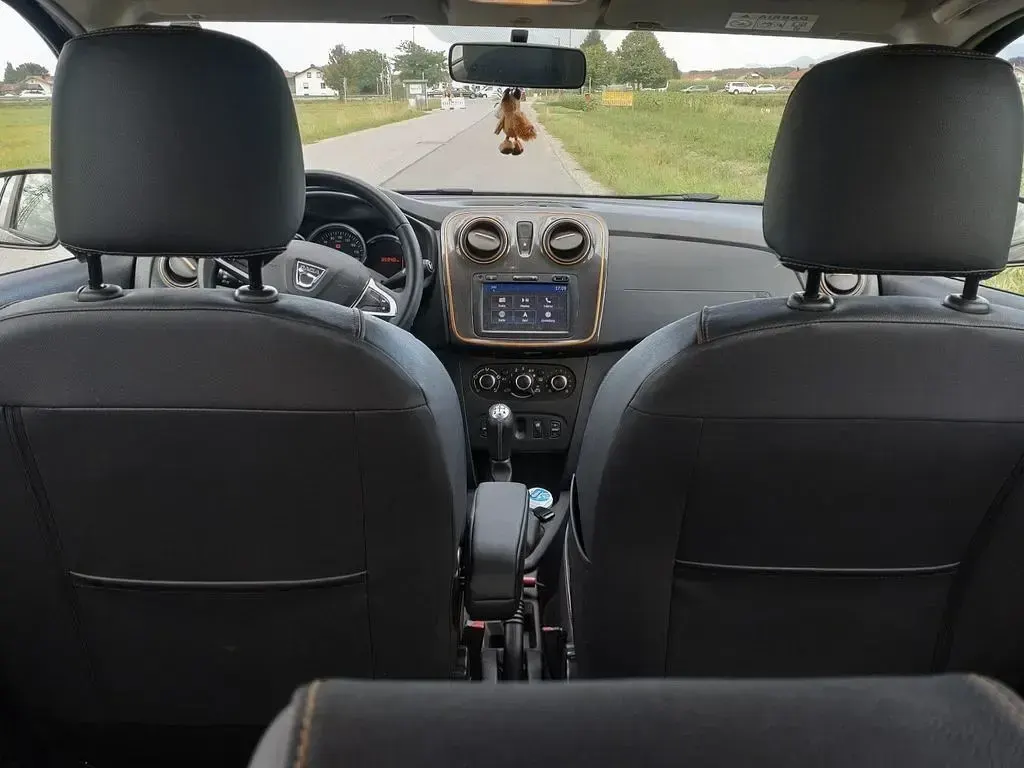 Gebraucht Dacia Sandero Celebration 90 PS (66 kW) 2017 Schwarz Limousine