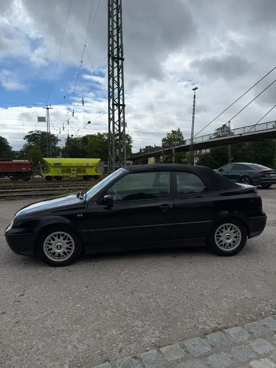 Gebraucht VW Golf Cabriolet 101 PS (74 kW) 1998 Schwarz Cabrio