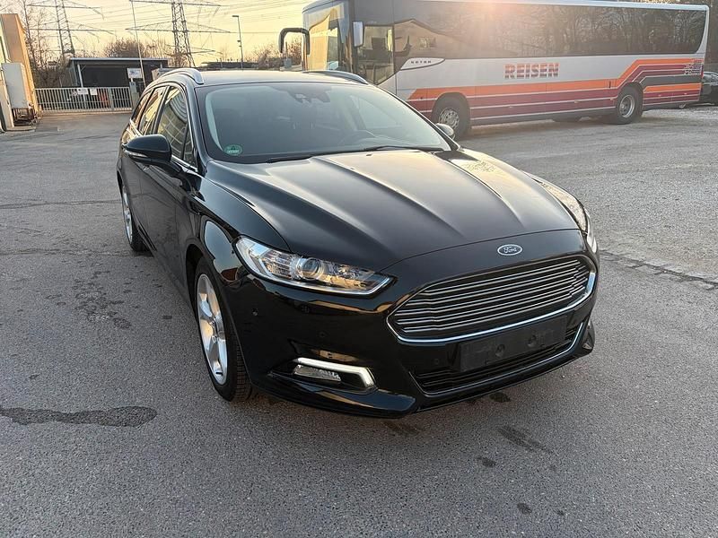 Gebraucht Ford Mondeo Titanium 160 PS (117 kW) 2018 Schwarz Kombi