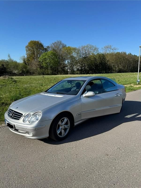 Silber Gebraucht 2005 Mercedes CLK200 Coupé | 7.900 € (Etwas zu teuer) - Bild 1/4
