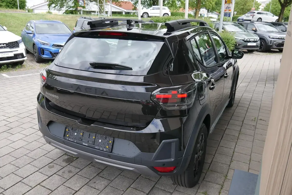 Neu Dacia Sandero Extreme 122 PS (89 kW) 2026 Perlmuttschwarz Limousine
