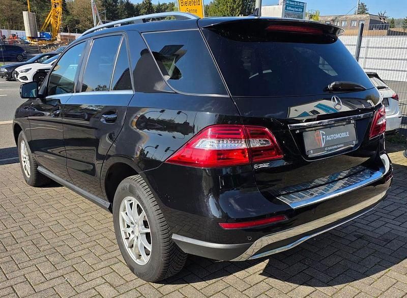 Gebraucht Mercedes ML350 258 PS (189 kW) 2013 Schwarz SUV