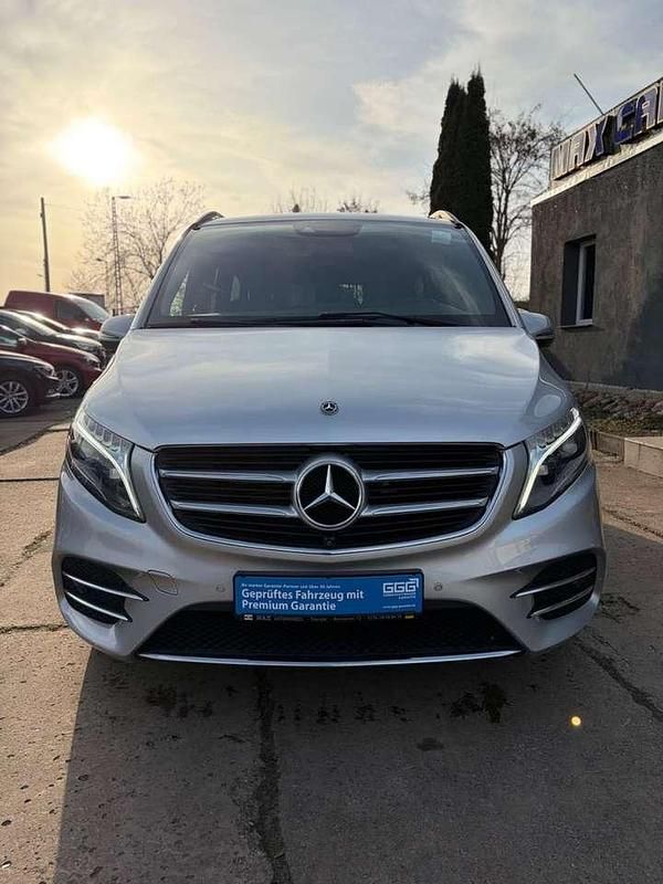 Gebraucht Mercedes V200 Avantgarde 190 PS (139 kW) 2017 Brillantsilber Van / Kleinbus