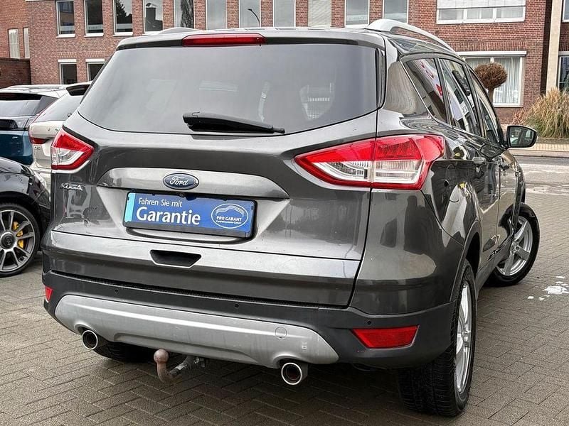 Gebraucht Ford Kuga Titanium 150 PS (110 kW) 2016 Grau SUV