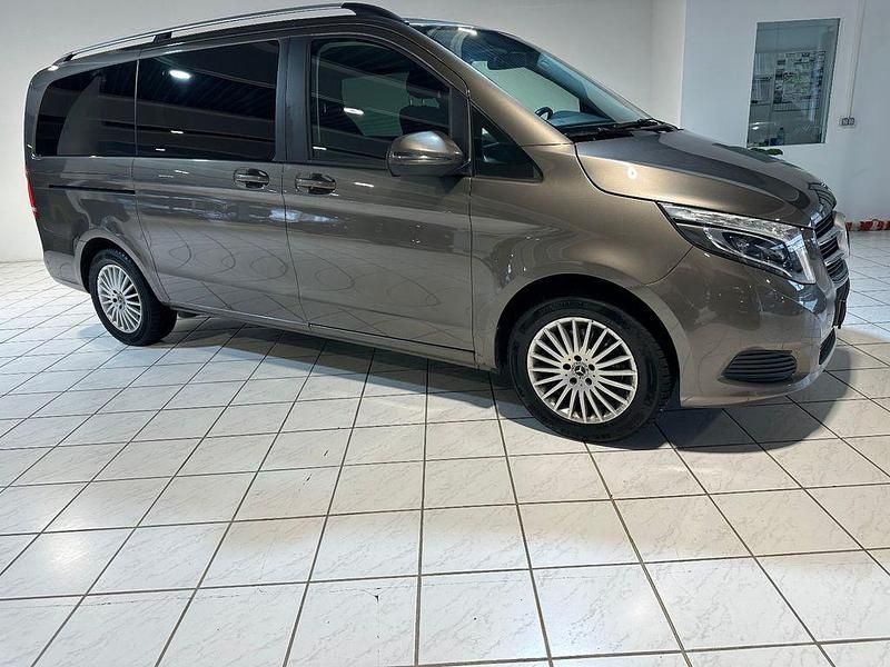 Gebraucht Mercedes V250 190 PS (139 kW) 2018 Grau Van / Kleinbus
