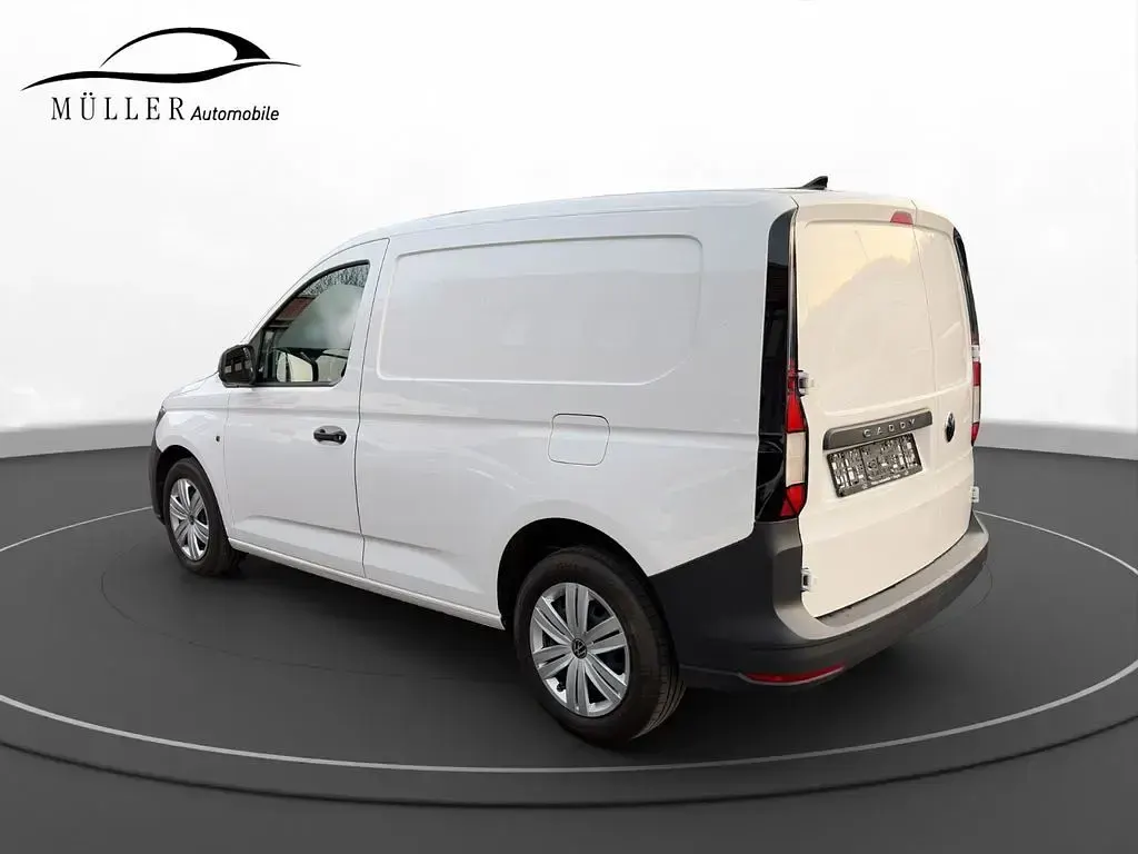 Gebraucht VW Caddy Basis 75 PS (55 kW) 2023 Weiß Van / Kleinbus