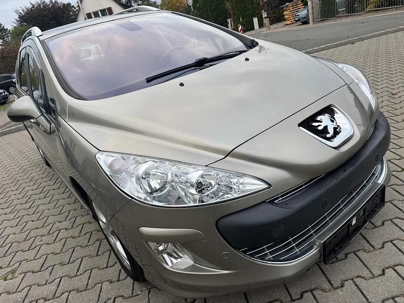 Braun Gebraucht 2010 Peugeot 308 Platinum Kombi | 3.990 € (Fairer Preis) - Bild 1/4