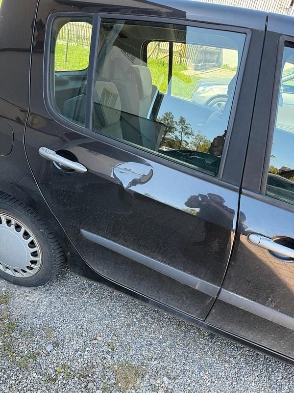 Second-hand Renault Modus 75 CP (55 kW) 2006 Negru Monovolum