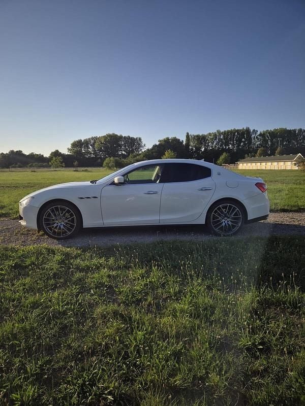 Gebraucht Maserati Ghibli 275 PS (202 kW) 2014 Weiß Coupé