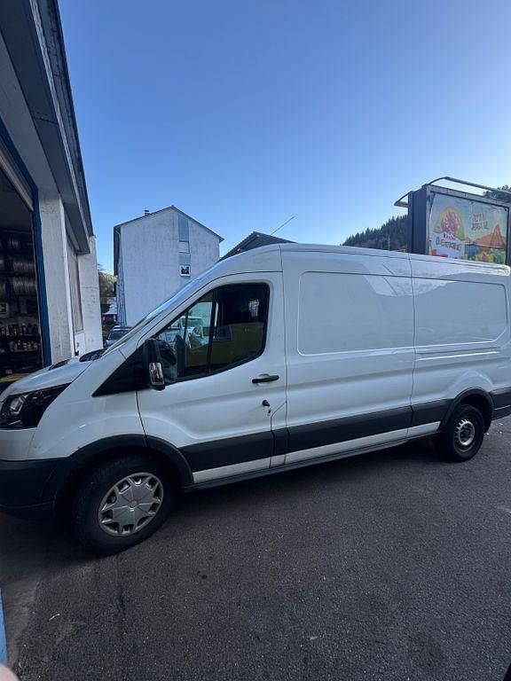 Second-hand Ford Transit 170 CP (125 kW) 2018 Alb Monovolum