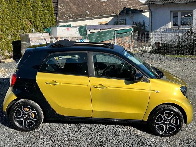 Gebraucht Smart ForFour Prime 71 PS (52 kW) 2015 Gelb Kleinwagen