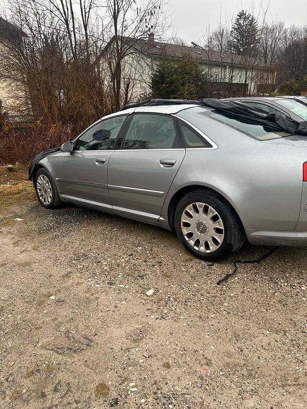 Gebraucht Audi A8 233 PS (171 kW) 2025 Grau Limousine