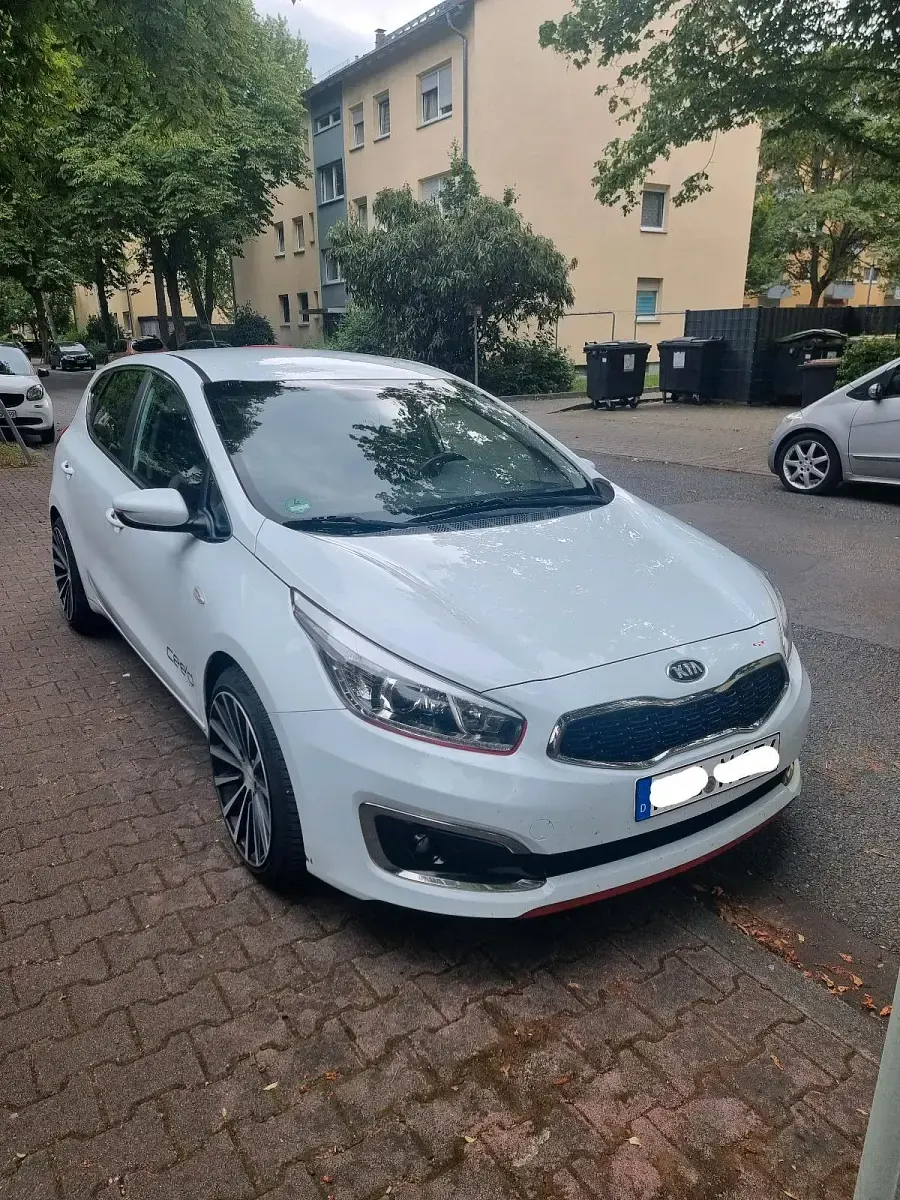 Gebraucht Kia Ceed 136 PS (100 kW) 2016 Weiß Kleinwagen